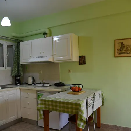 Elena Stoypa Apartman *