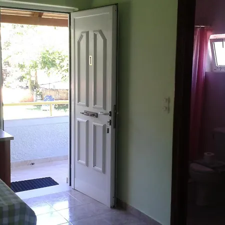 Elena Stoypa Apartman Sztúpa